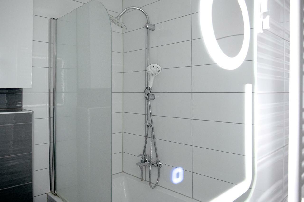 Flexible Selfcheckins 7 - Zagreb - Garage - Electric Vehicle Ccharger - Loggia - New - Luxury - Apartments Repinc 7 Ngoại thất bức ảnh